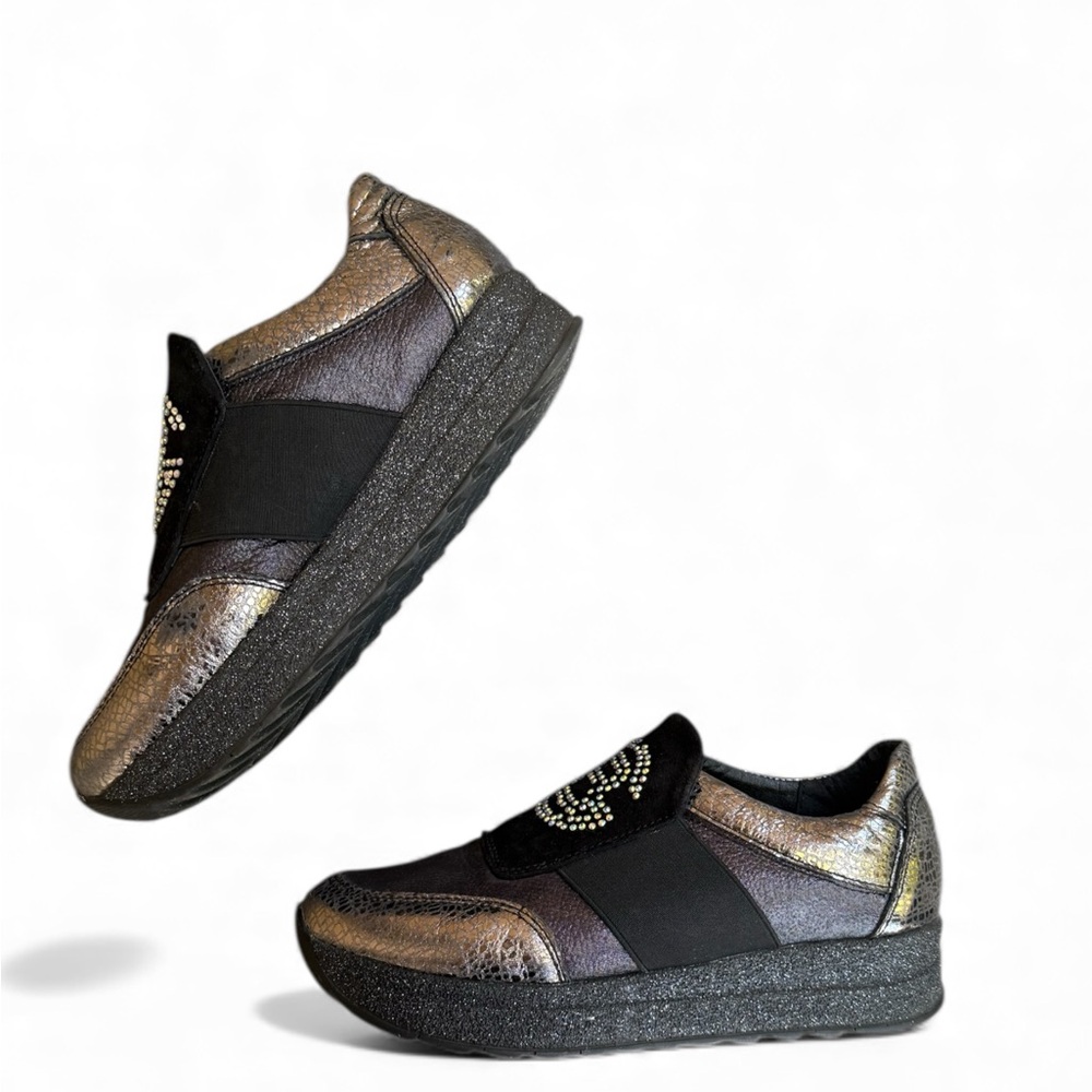 Women’s Elegant Slip-On Sneakers — Size 9 — Made in Turkey - Picture 2 of 6